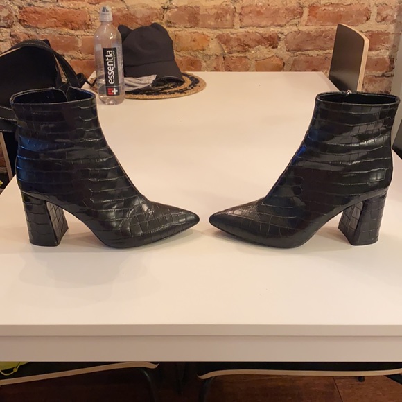 Alice + Olivia pointy toe booties - Picture 3 of 7